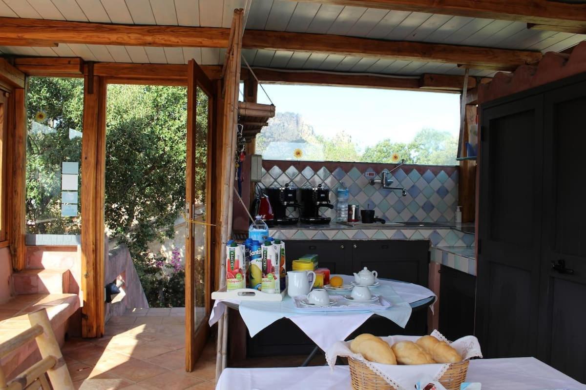 B&B Le Corti di Aloa San Pantaleo Exterior foto